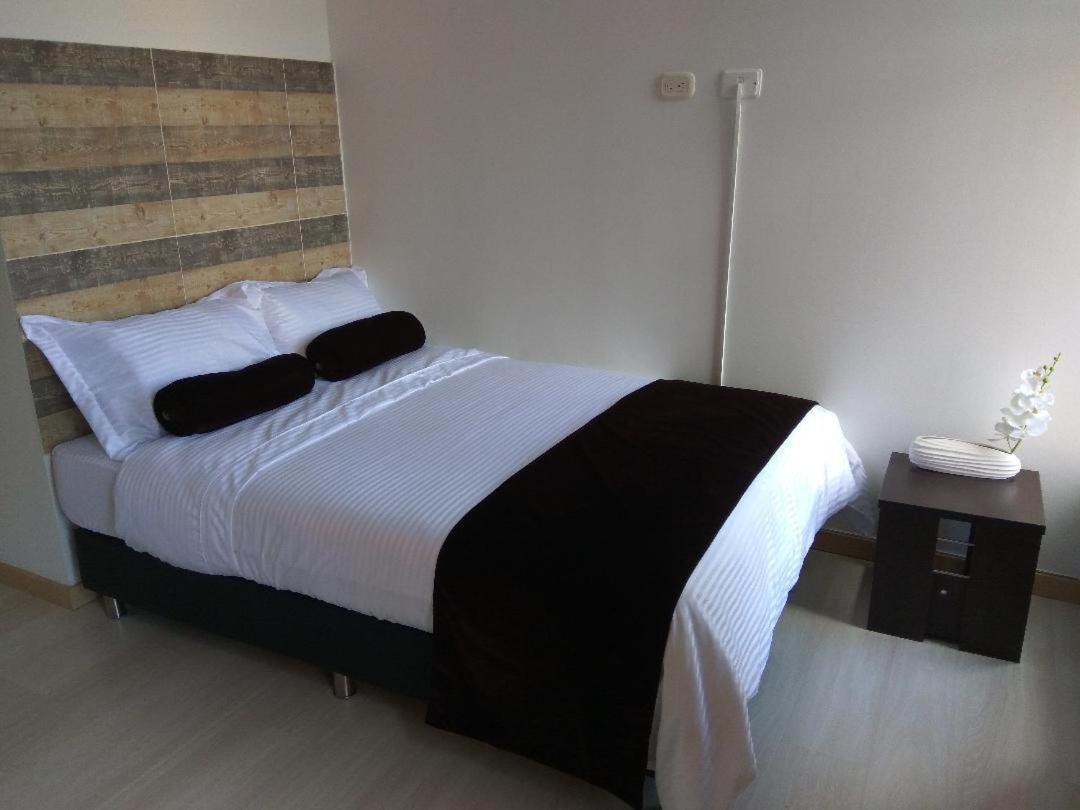 Aparthotel Apartasuite Laureles Cmc 3*